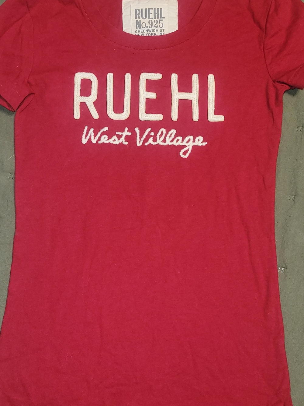 Ruehl No.925 Red Short Sleeve Logo Tee